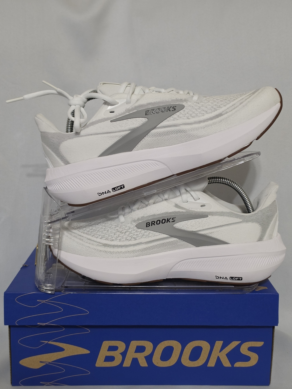 BROOKS Revel 9 White Gray Athletic Running Shoes US Women Size 10.5 (NWOT) - Picture 2 of 16